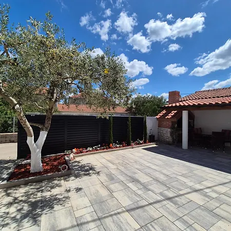 公寓 Bailando - Private Parking & Grill