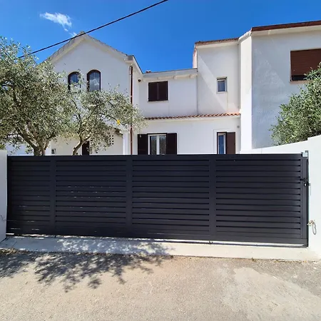 Bailando - Private Parking & Grill