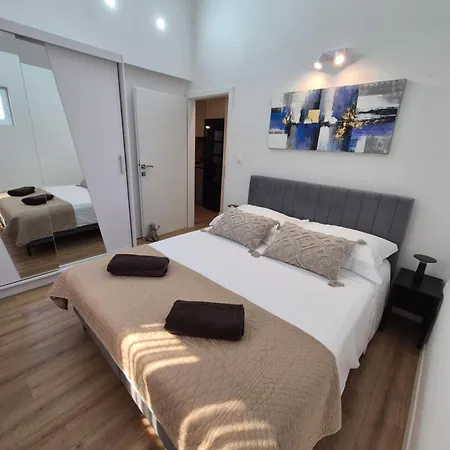 公寓 Bailando - Private Parking & Grill *