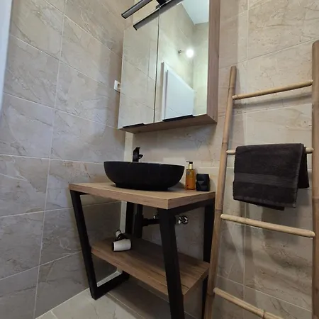 Bailando - Private Parking & Grill * 扎达尔