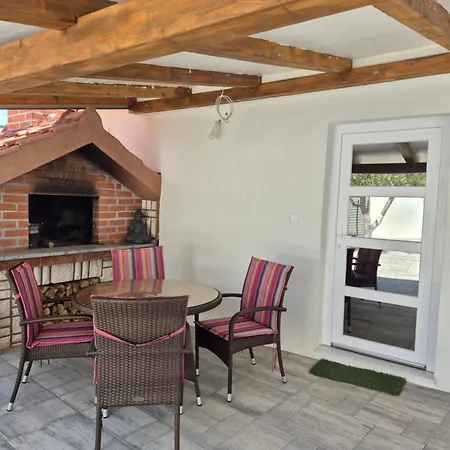 Bailando - Private Parking & Grill