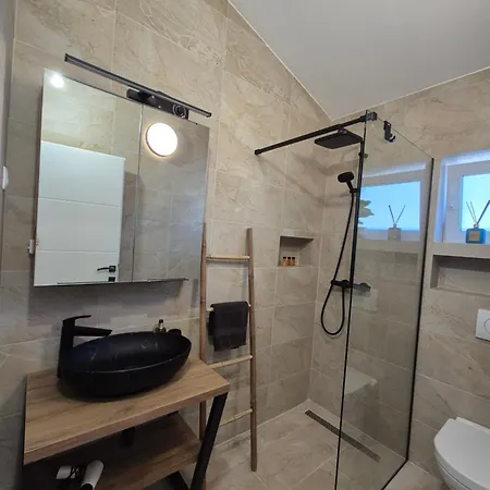 Bailando - Private Parking & Grill