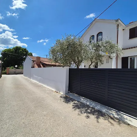 公寓 Bailando - Private Parking & Grill *