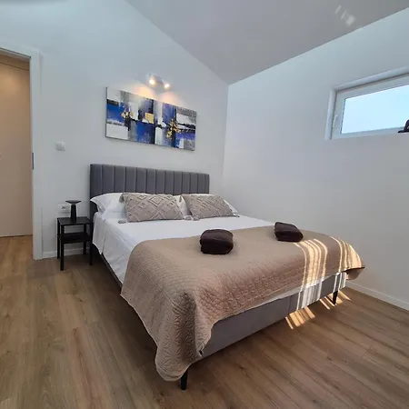 Bailando - Private Parking & Grill * 扎达尔