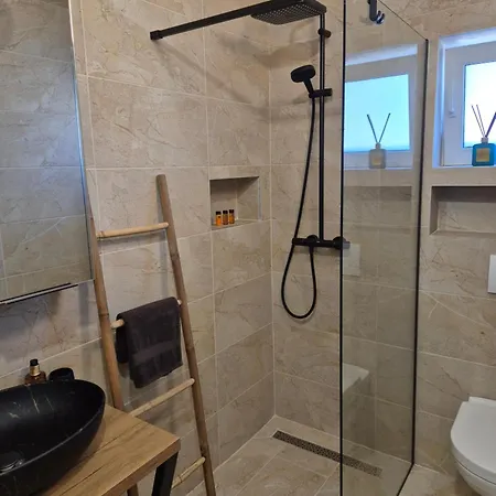 公寓 Bailando - Private Parking & Grill *